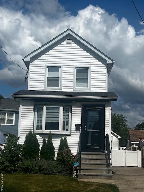 Photo of 35 Lawson Avenue, East Rockaway, NY 11518 (MLS # 923926)
