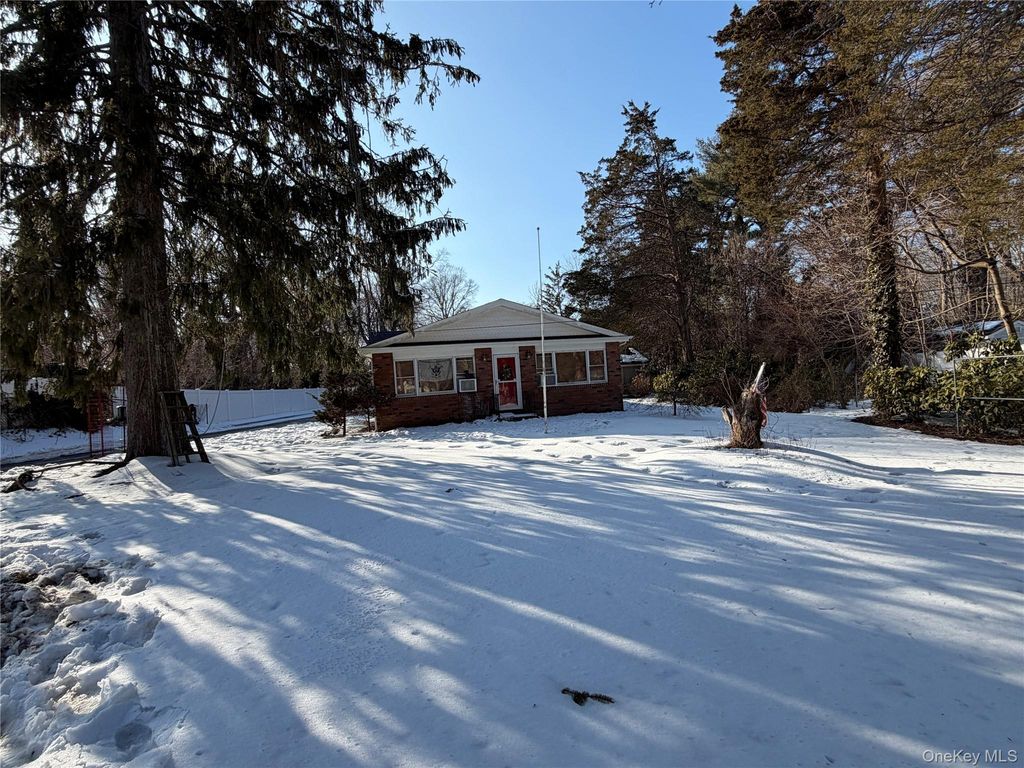 Photo of 40 Wood Road, Centereach, NY 11720 (MLS # 963104)