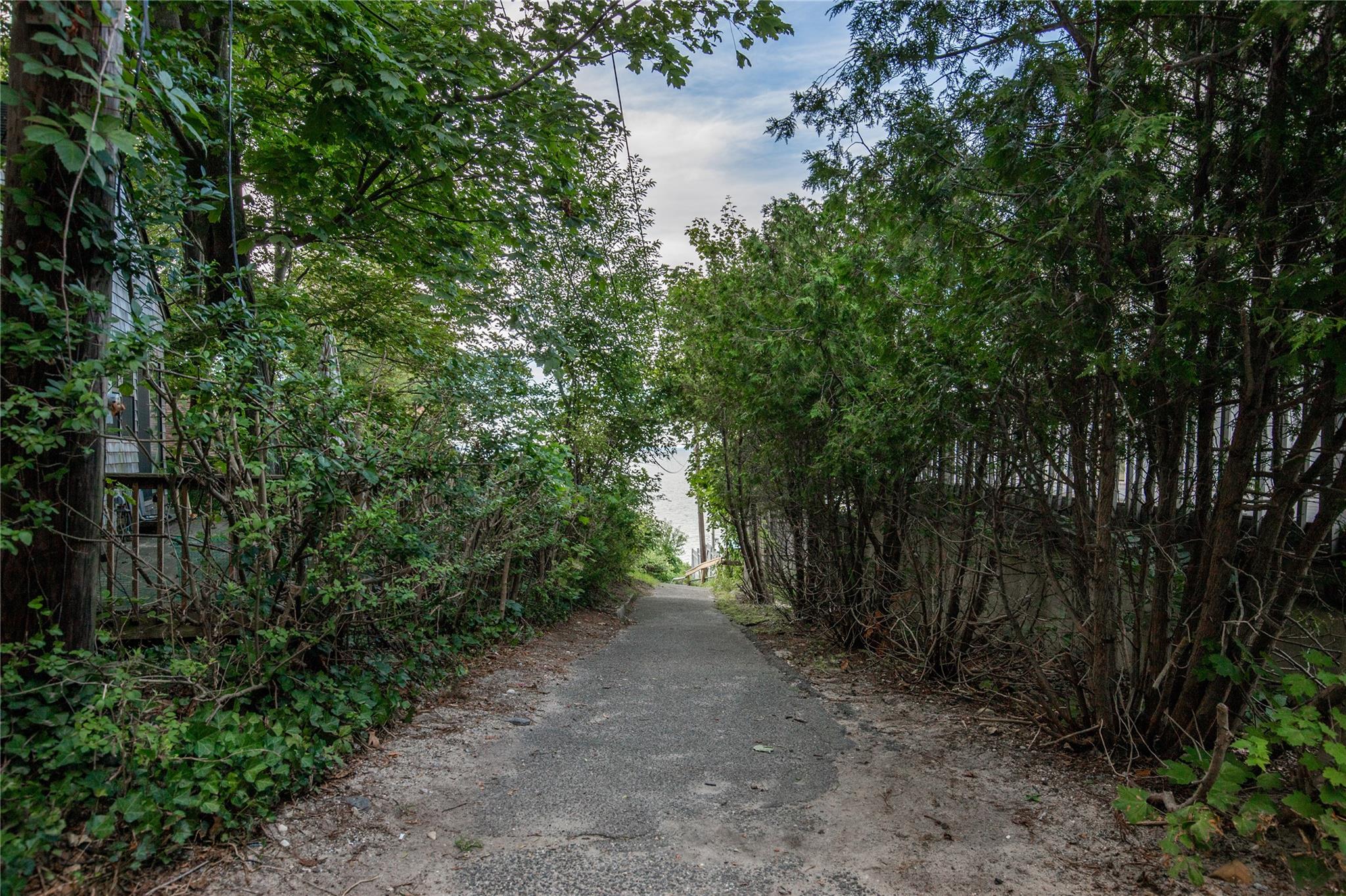 28 Anchor Path, Baiting Hollow, New York image 16