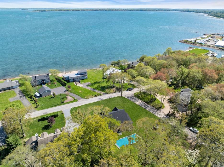 285 Blue Marlin Drive, Southold, New York image 4