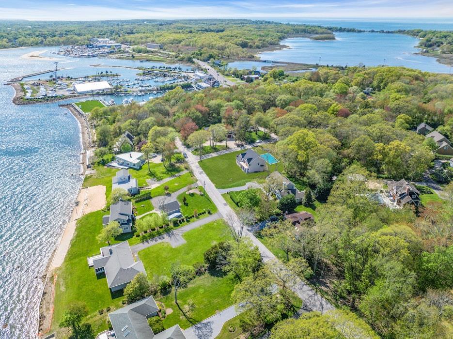 285 Blue Marlin Drive, Southold, New York image 27