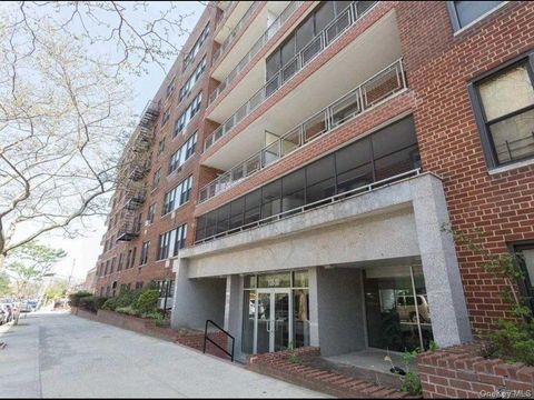 Photo of 108-50 62nd Drive #2F, Forest Hills, NY 11375 (MLS # 962288)