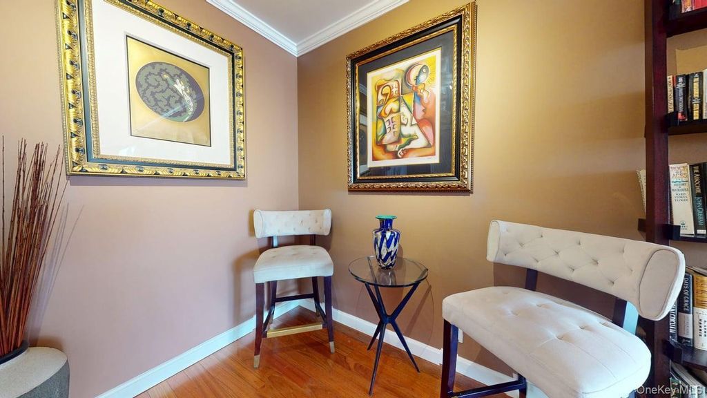 Photo of 118-17 Union Turnpike #5H, Forest Hills, NY 11375 (MLS # 940164)