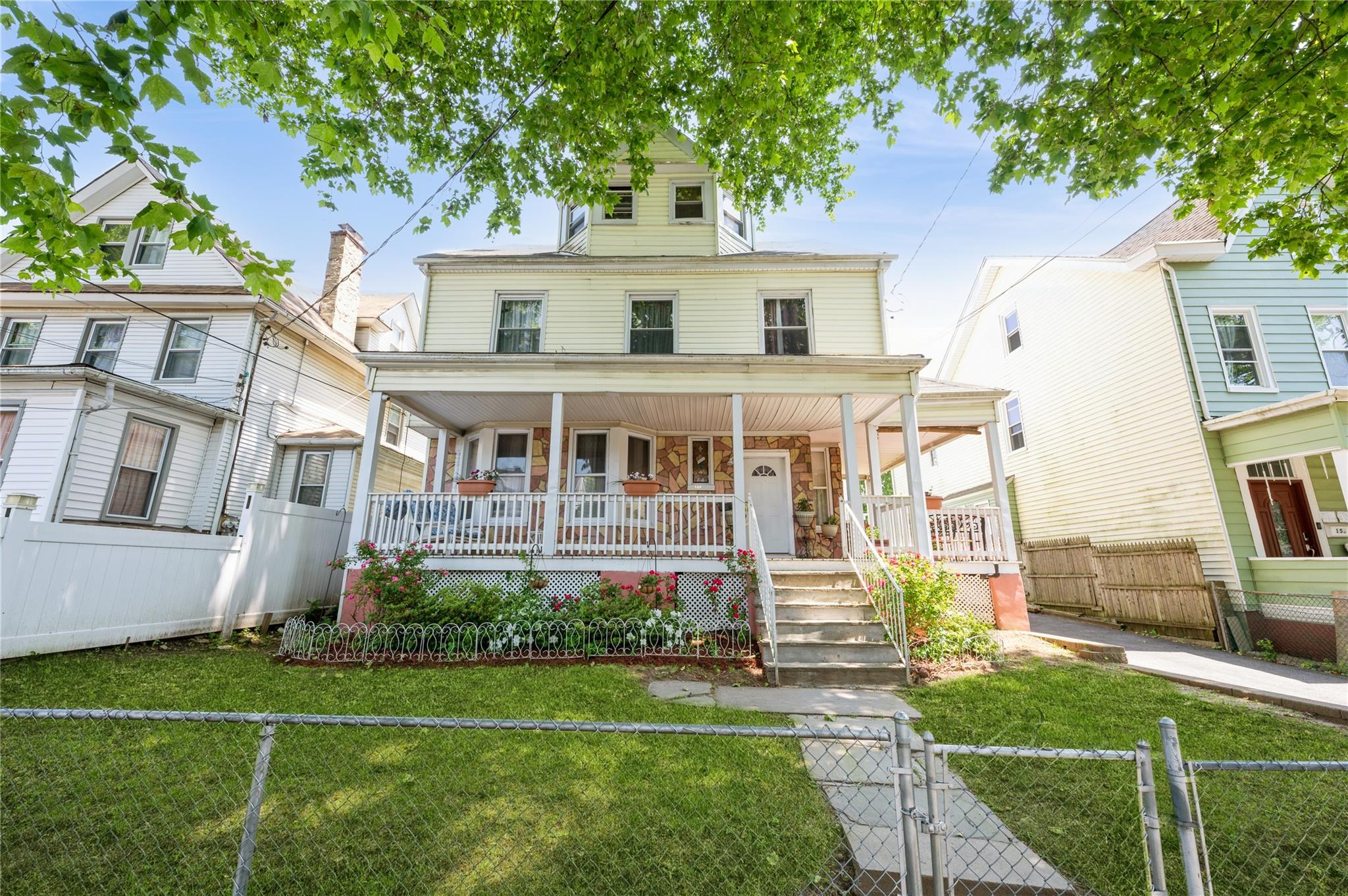 Property for Sale at S 10th Avenue, Mount Vernon, New York - Bedrooms: 7 
Bathrooms: 2 
Rooms: 12  - $810,000