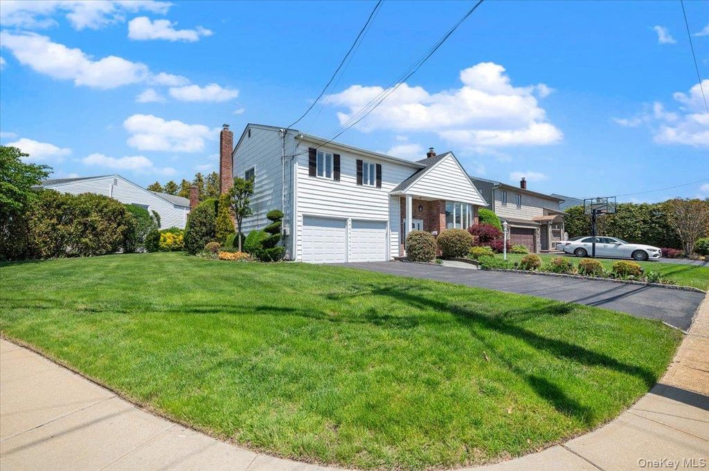 Photo of 3089 Monterey Drive, Merrick, NY 11566 (MLS # 995712)