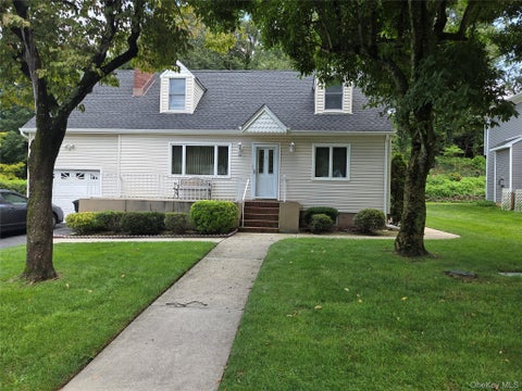 Apartment For Rent - 10 Irving Drive<br/> Nassau County, Woodbury, NY 11797