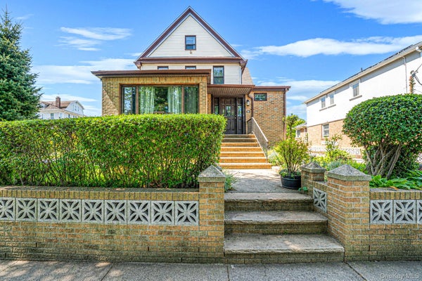 646 CLINTONVILLE ST, WHITESTONE, NY 11357 - Image e71c826c745bcc1e94ffc38ed55bfc9b/252812180