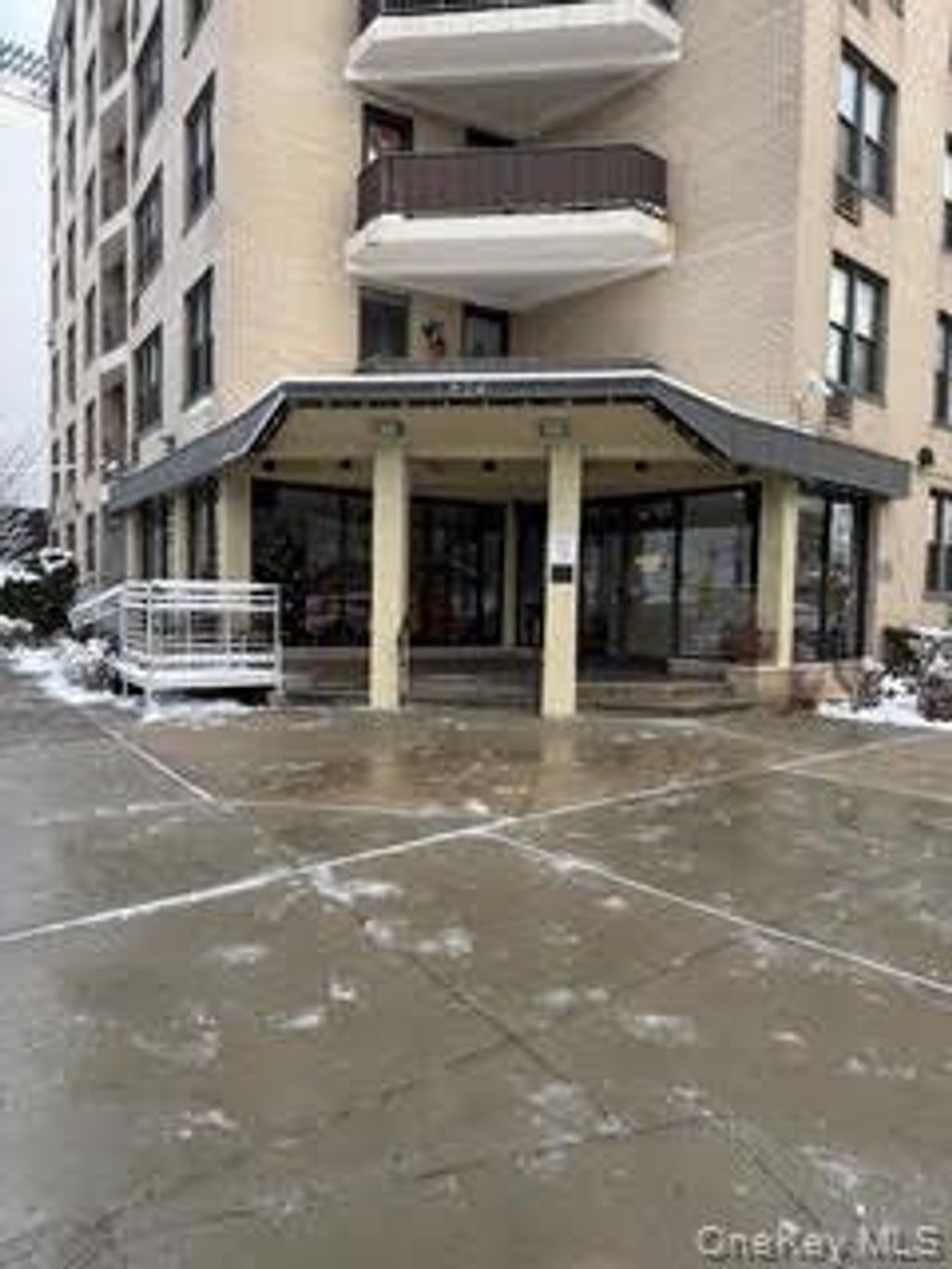 Photo of 1874 Pelham Parkway S #5C, Bronx, NY 10461 (MLS # 944577)