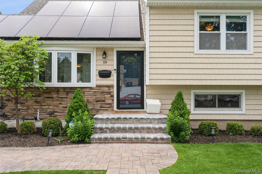Photo of 19 Fleetwood Avenue, Melville, NY 11747 (MLS # 1004712)