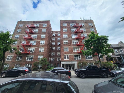 Homes For Sale - 3176 Decatur Avenue #L1<br/> Bronx, NY 10467