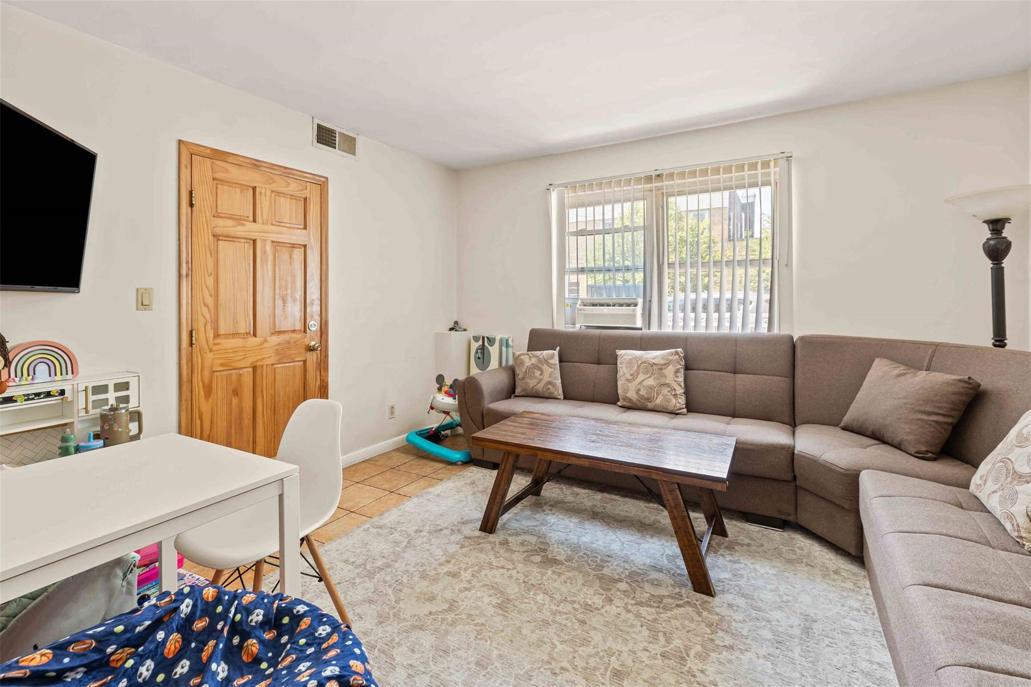 1570 Paulding Avenue