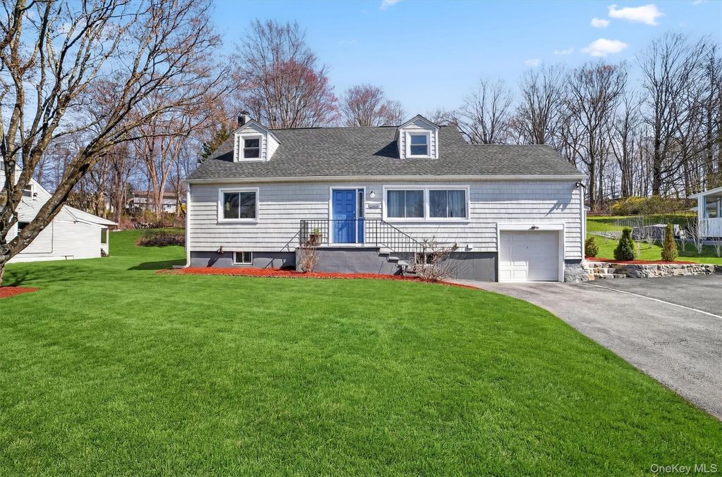 Photo of 3510 Overlook Avenue, Yorktown Heights, NY 10598 (MLS # 983428)