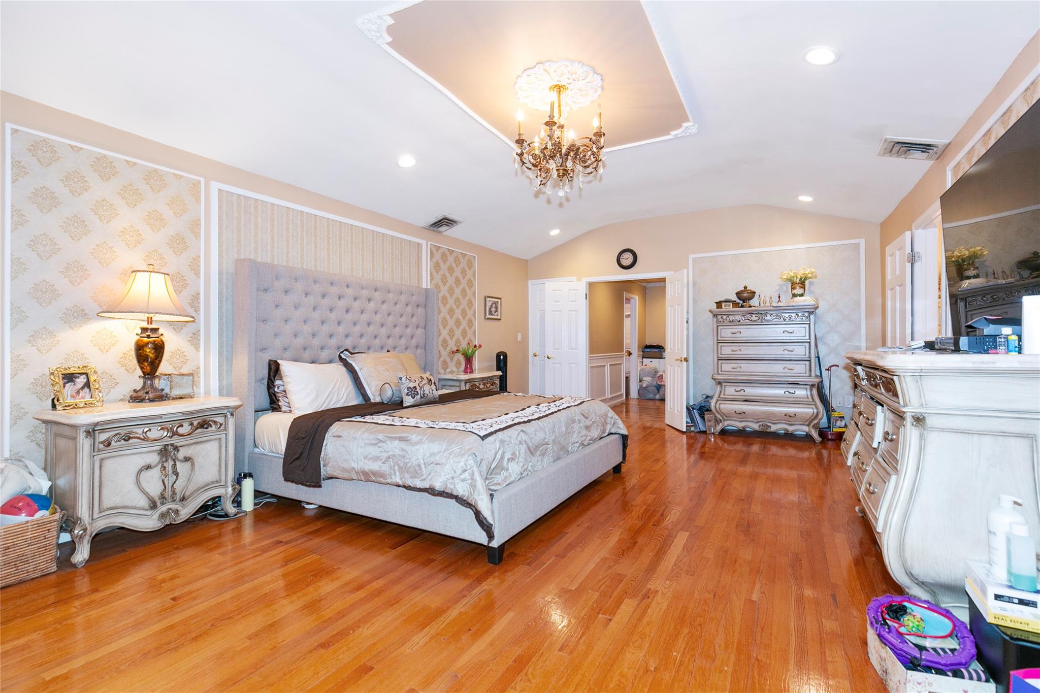 626 Caledonia Road, Dix Hills, New York image 22