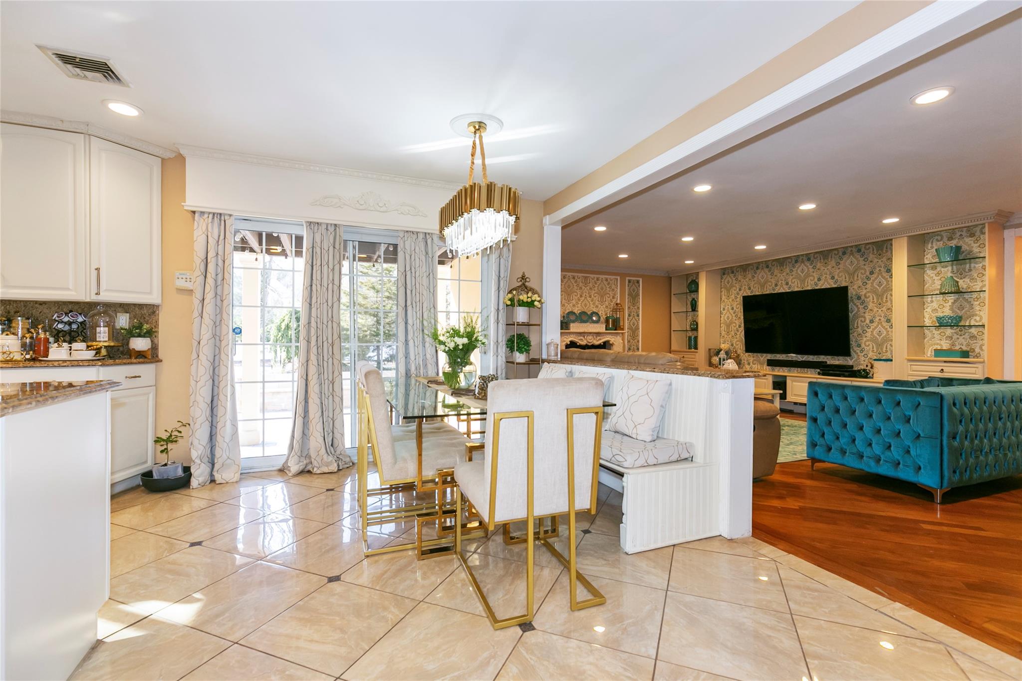 626 Caledonia Road, Dix Hills, New York image 11