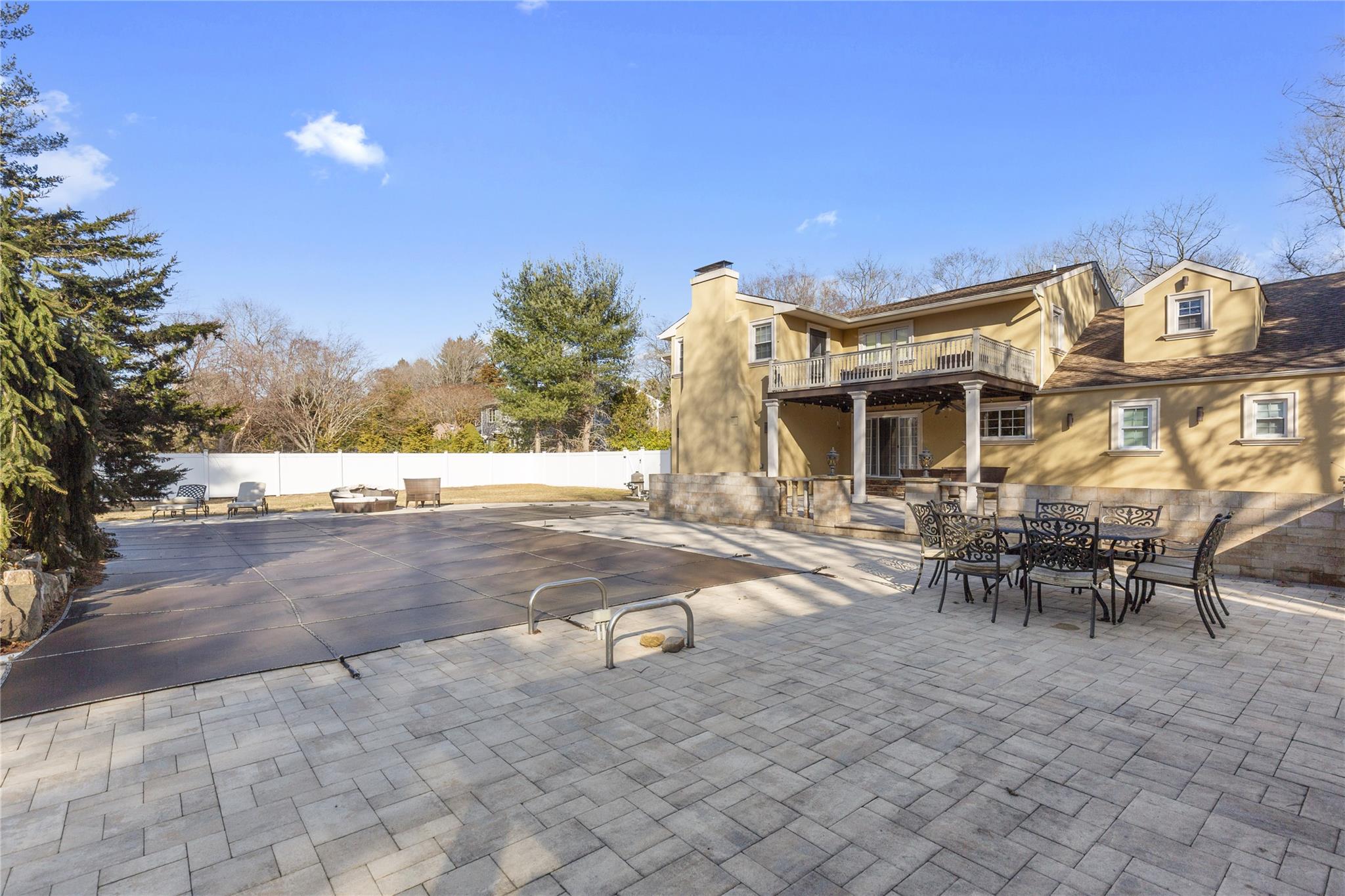 626 Caledonia Road, Dix Hills, New York image 41