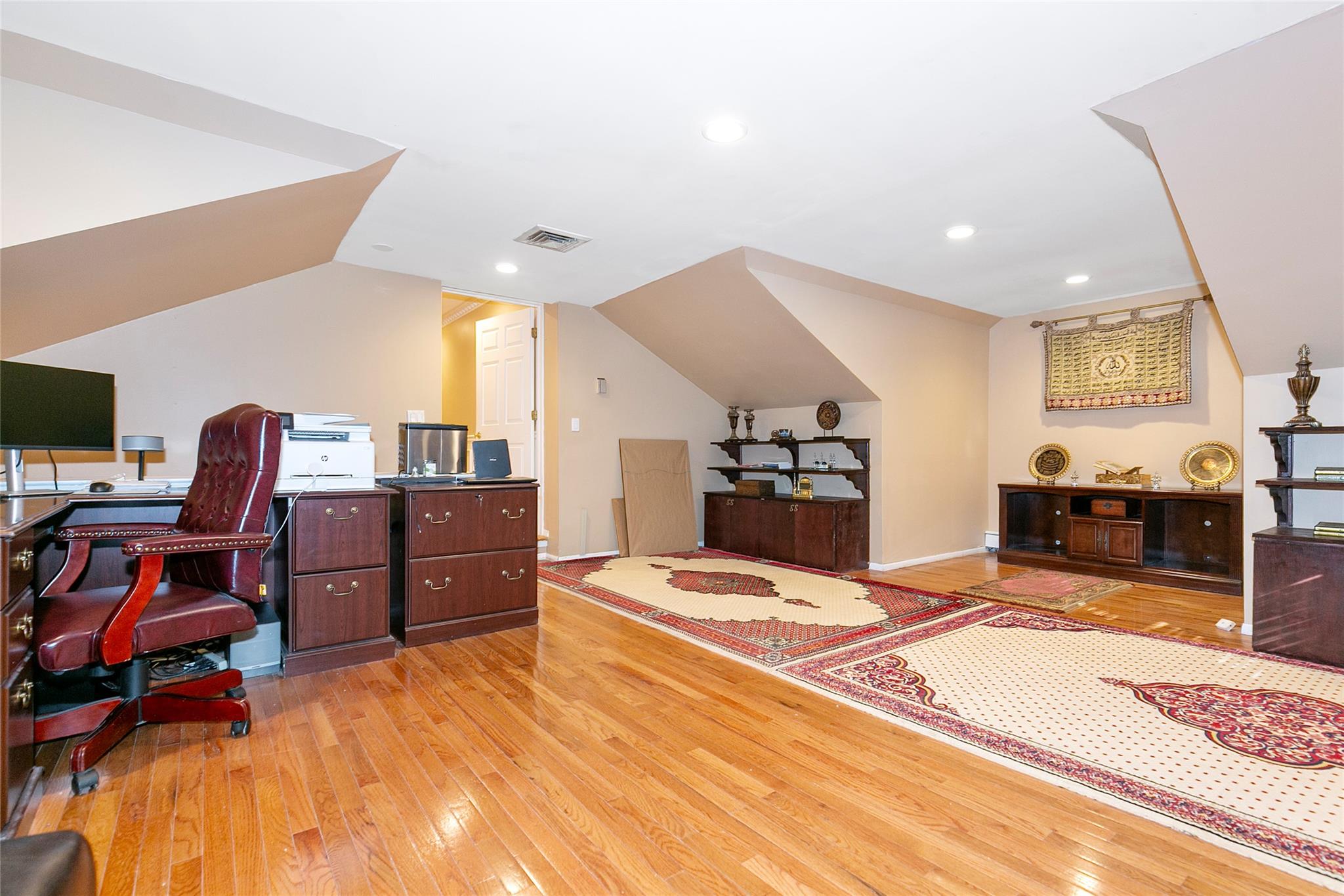 626 Caledonia Road, Dix Hills, New York image 32