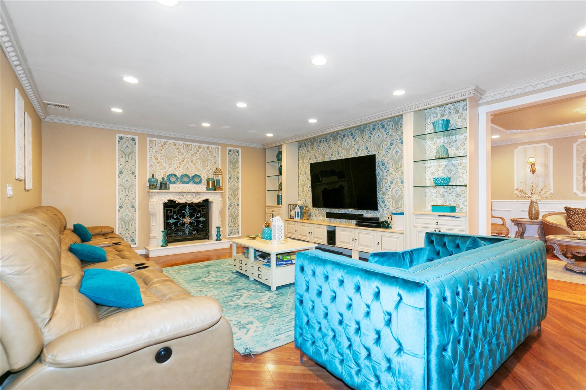 626 Caledonia Road, Dix Hills, New York image 9