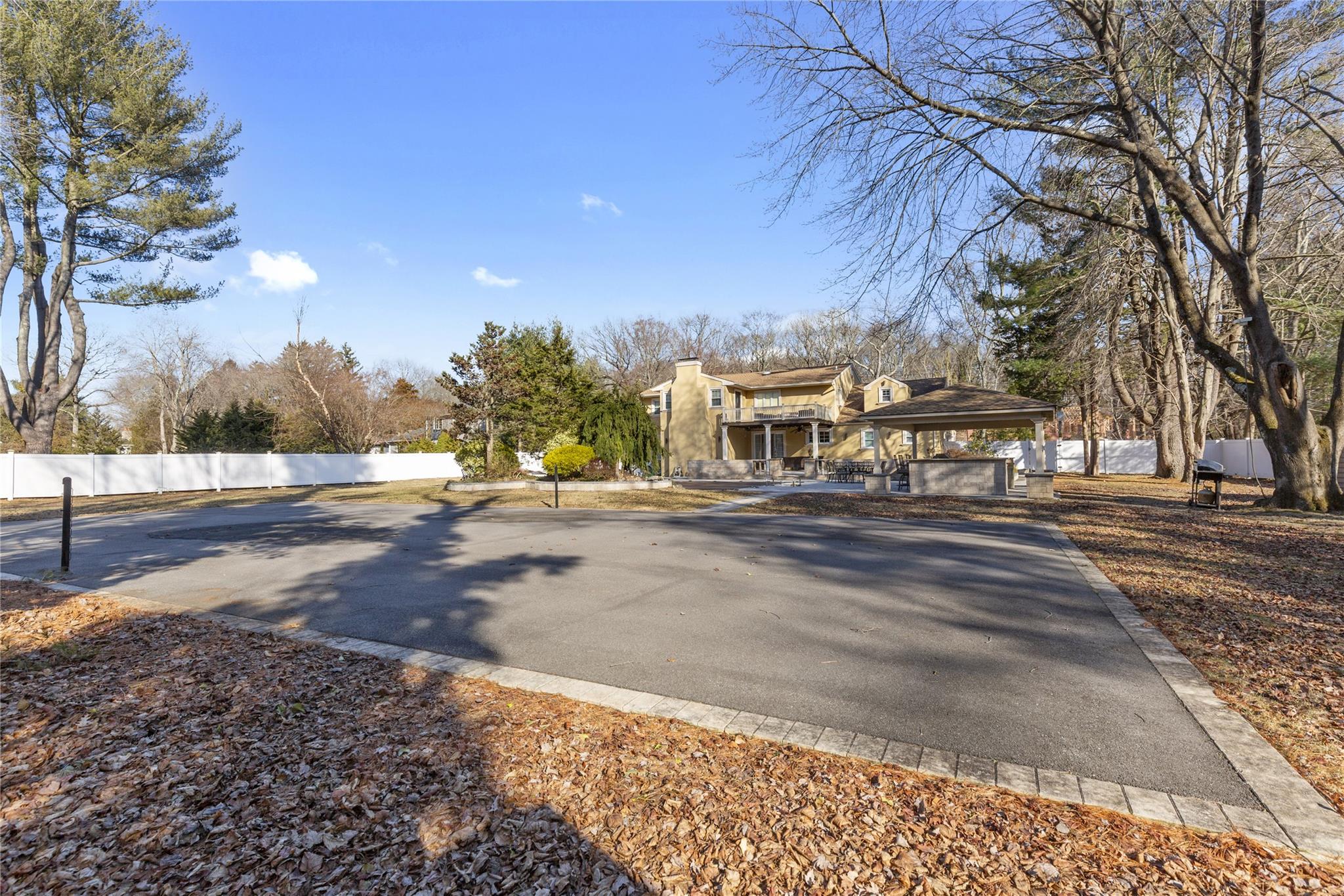 626 Caledonia Road, Dix Hills, New York image 42