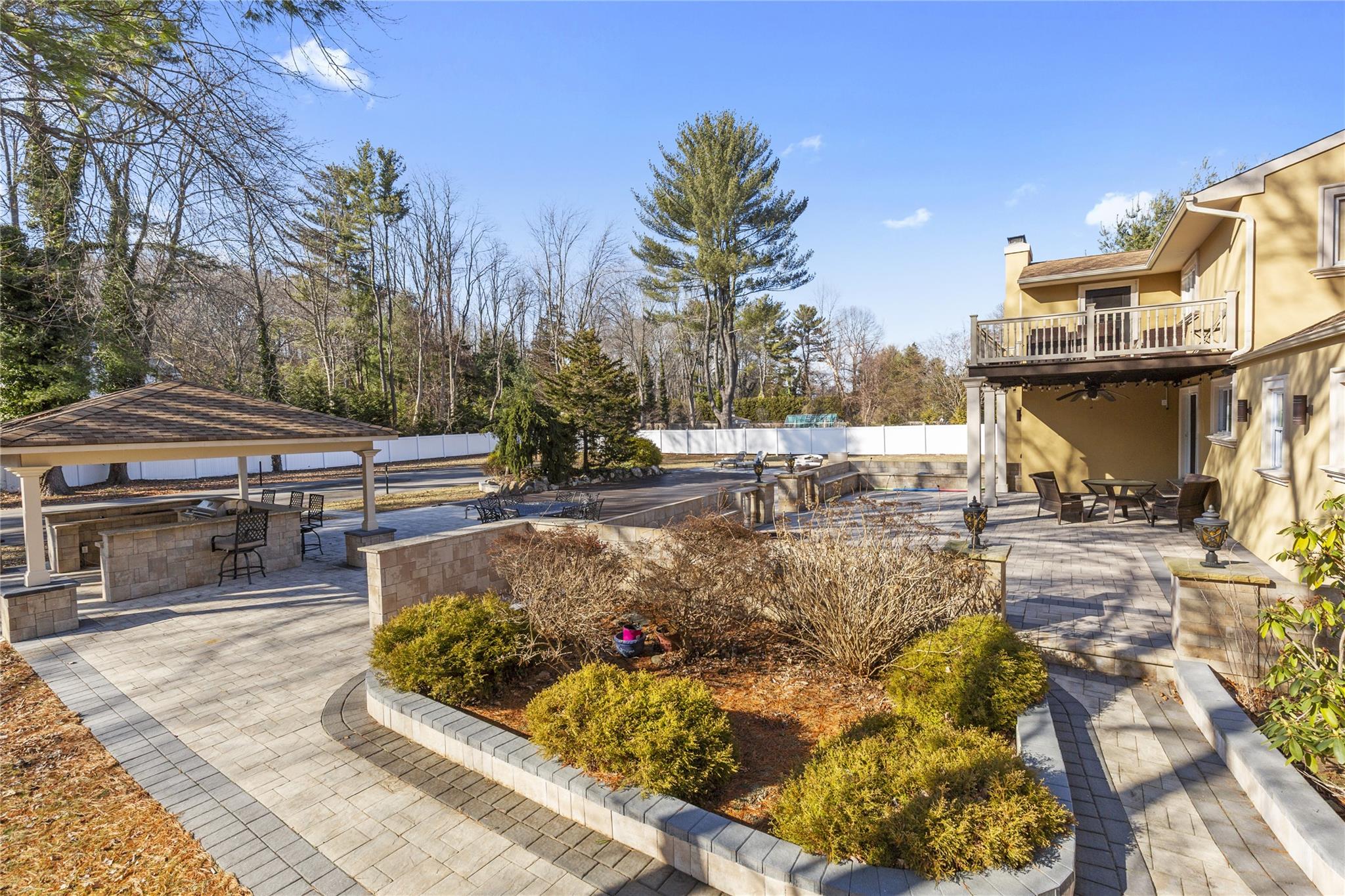 626 Caledonia Road, Dix Hills, New York image 38