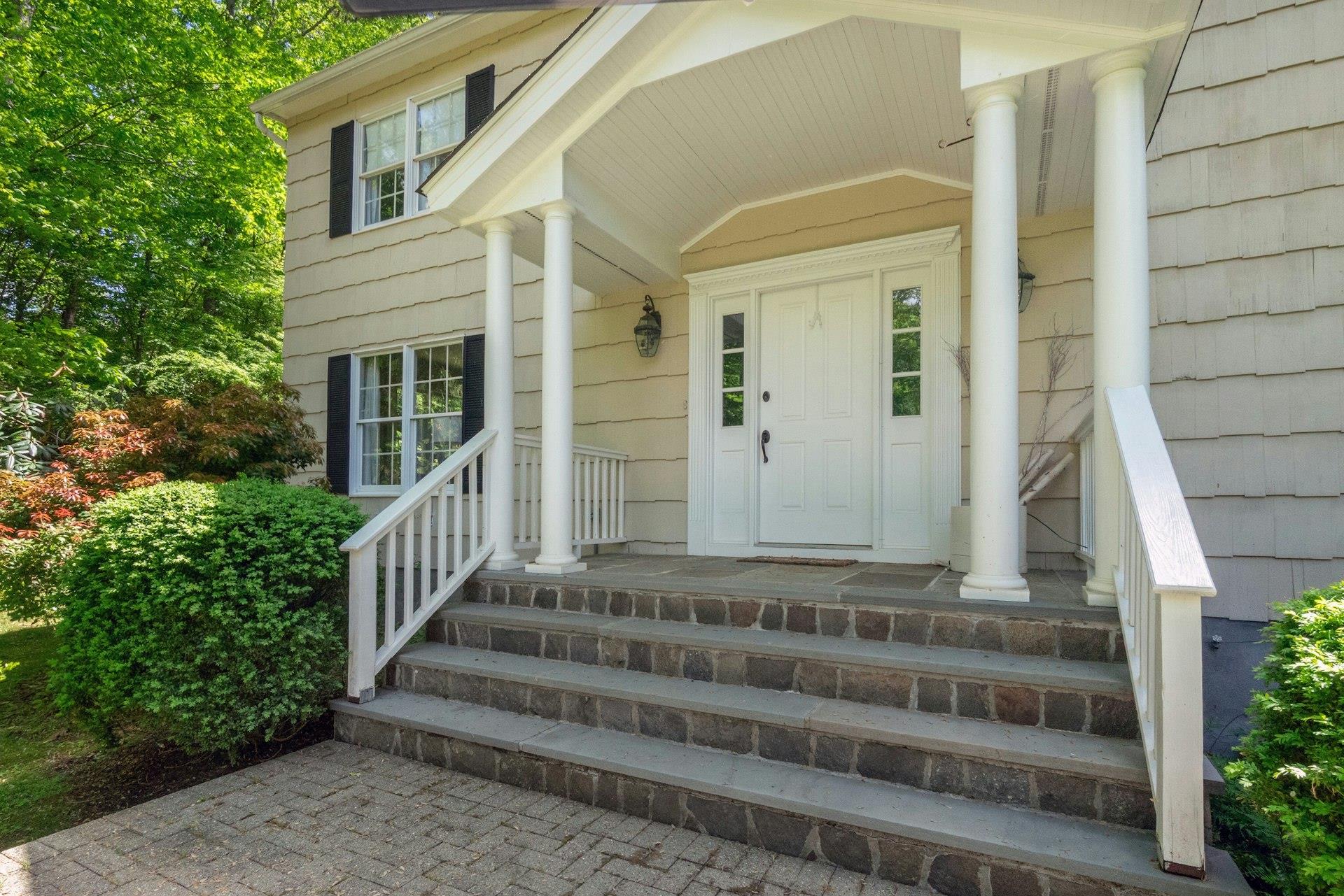 71 Brett Lane, Bedford, New York image 2