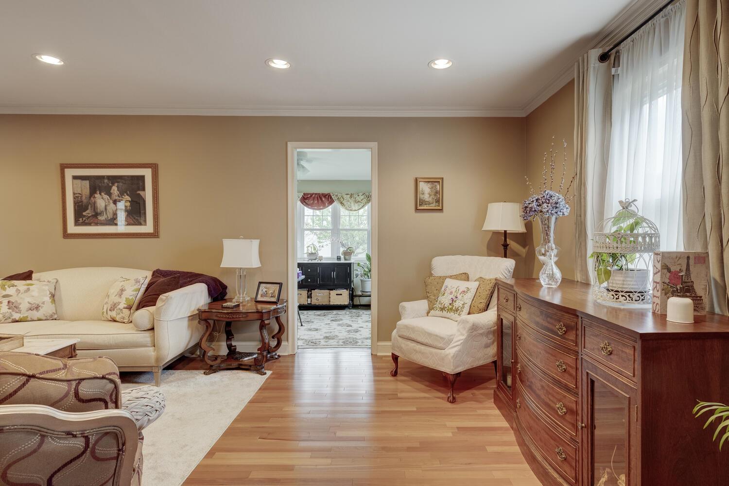 178 Harvard Street, Westbury, New York image 6