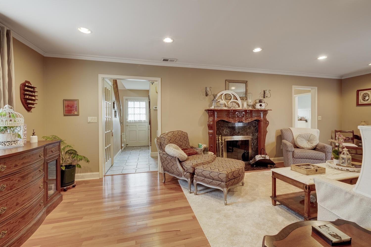 178 Harvard Street, Westbury, New York image 8
