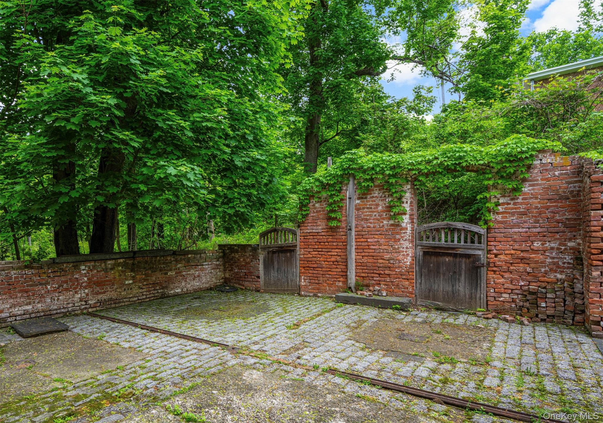 Newburgh, New York 12550, United States, 4 Bedrooms Bedrooms, ,3 BathroomsBathrooms,Residential,Active,133777