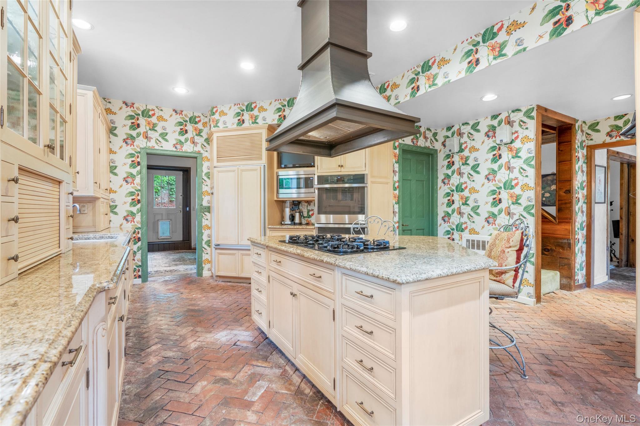 Newburgh, New York 12550, United States, 4 Bedrooms Bedrooms, ,3 BathroomsBathrooms,Residential,Active,133777