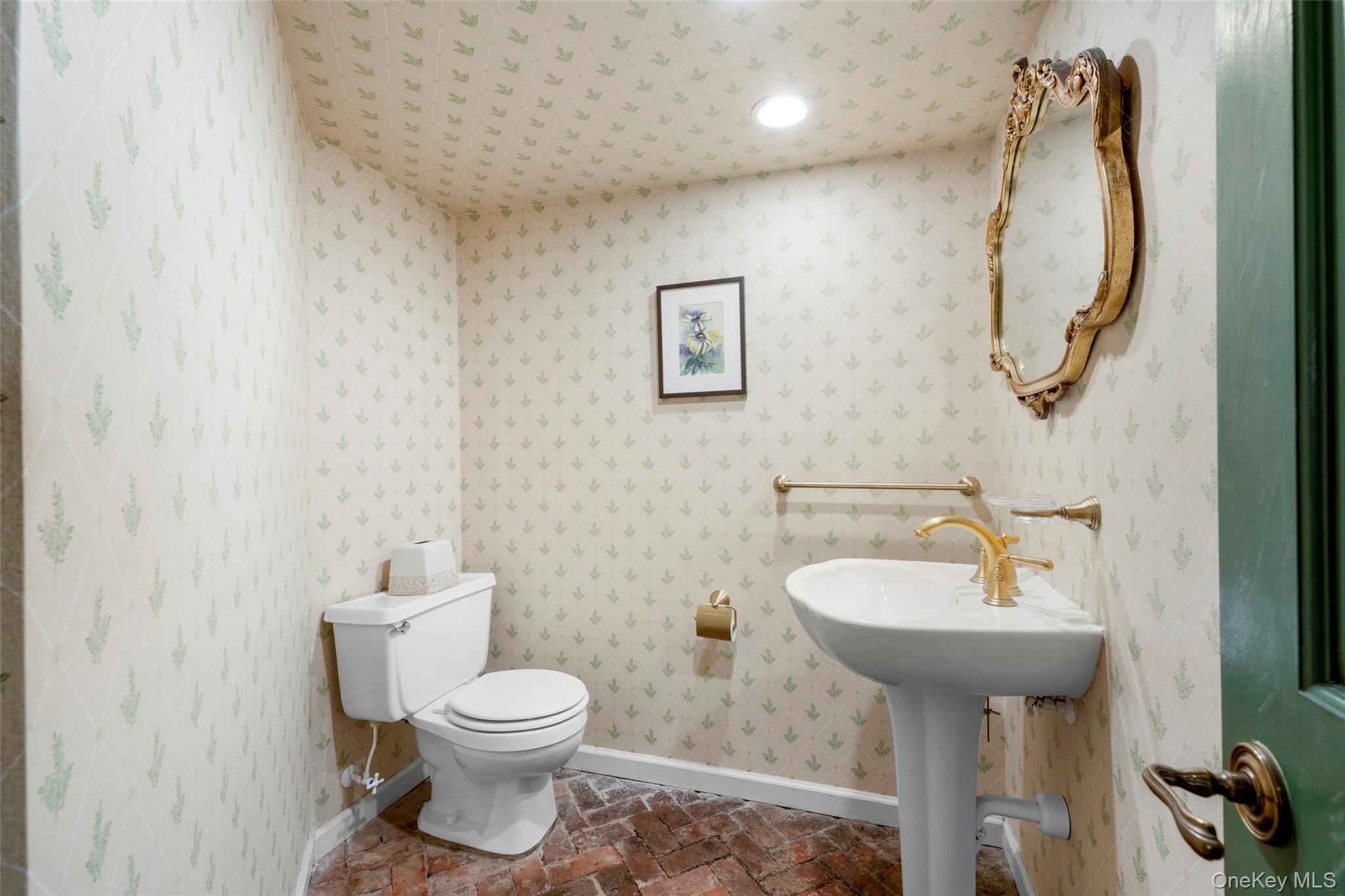 Newburgh, New York 12550, United States, 4 Bedrooms Bedrooms, ,3 BathroomsBathrooms,Residential,Active,133777