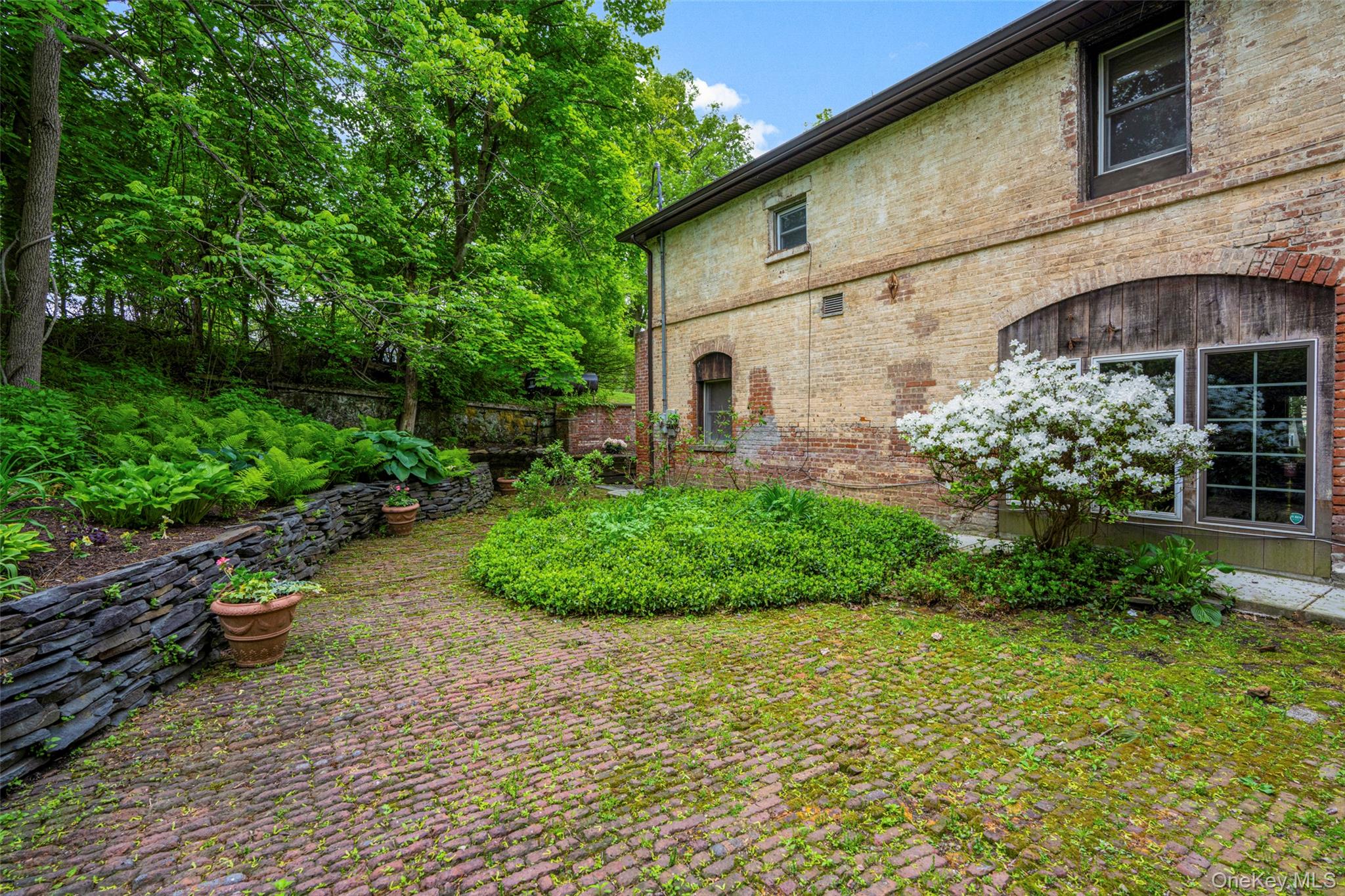 Newburgh, New York 12550, United States, 4 Bedrooms Bedrooms, ,3 BathroomsBathrooms,Residential,Active,133777