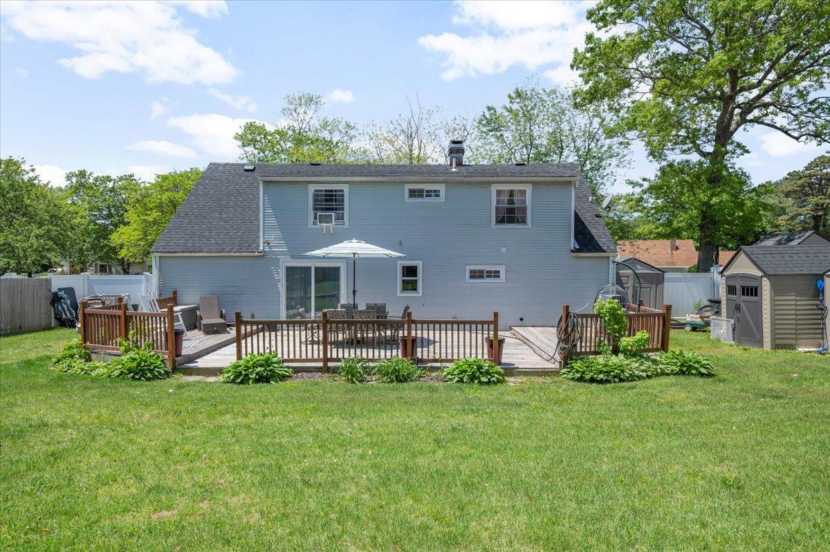 8 Meyer Lane, Medford, New York image 17