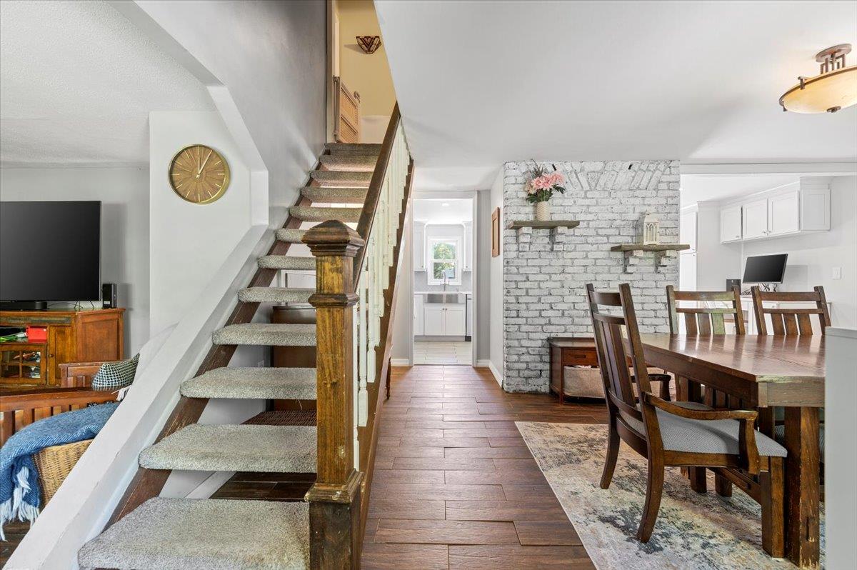 8 Meyer Lane, Medford, New York image 2