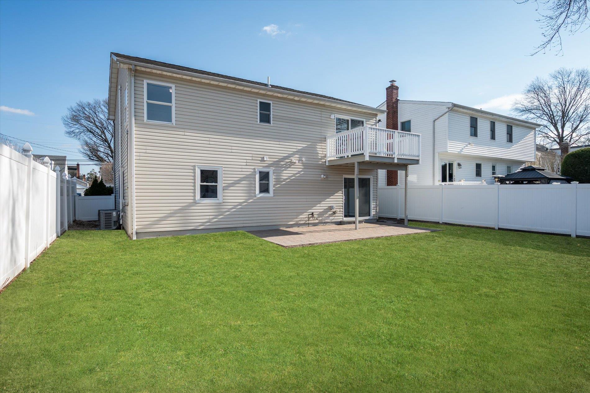 2162 Fir Street, Wantagh, New York image 15
