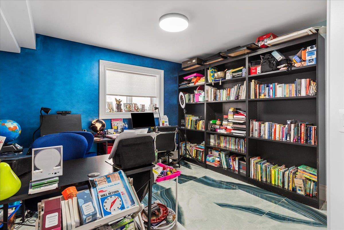 Hempstead, New York 11509, United States, 7 Bedrooms Bedrooms, ,5 BathroomsBathrooms,Residential,Active,89216