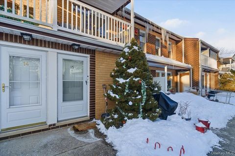 15 Artist Lake Drive Middle Island NY 11953