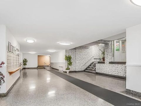 Photo of 1425 Thieriot Ave Thieriot ave Avenue #6J, Bronx, NY 10460 (MLS # 961516)