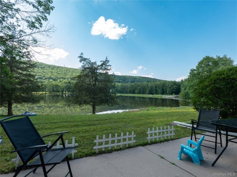 Condo For Sale - 402 Mountain Laurel Drive<br/> Monroe, NY 10950