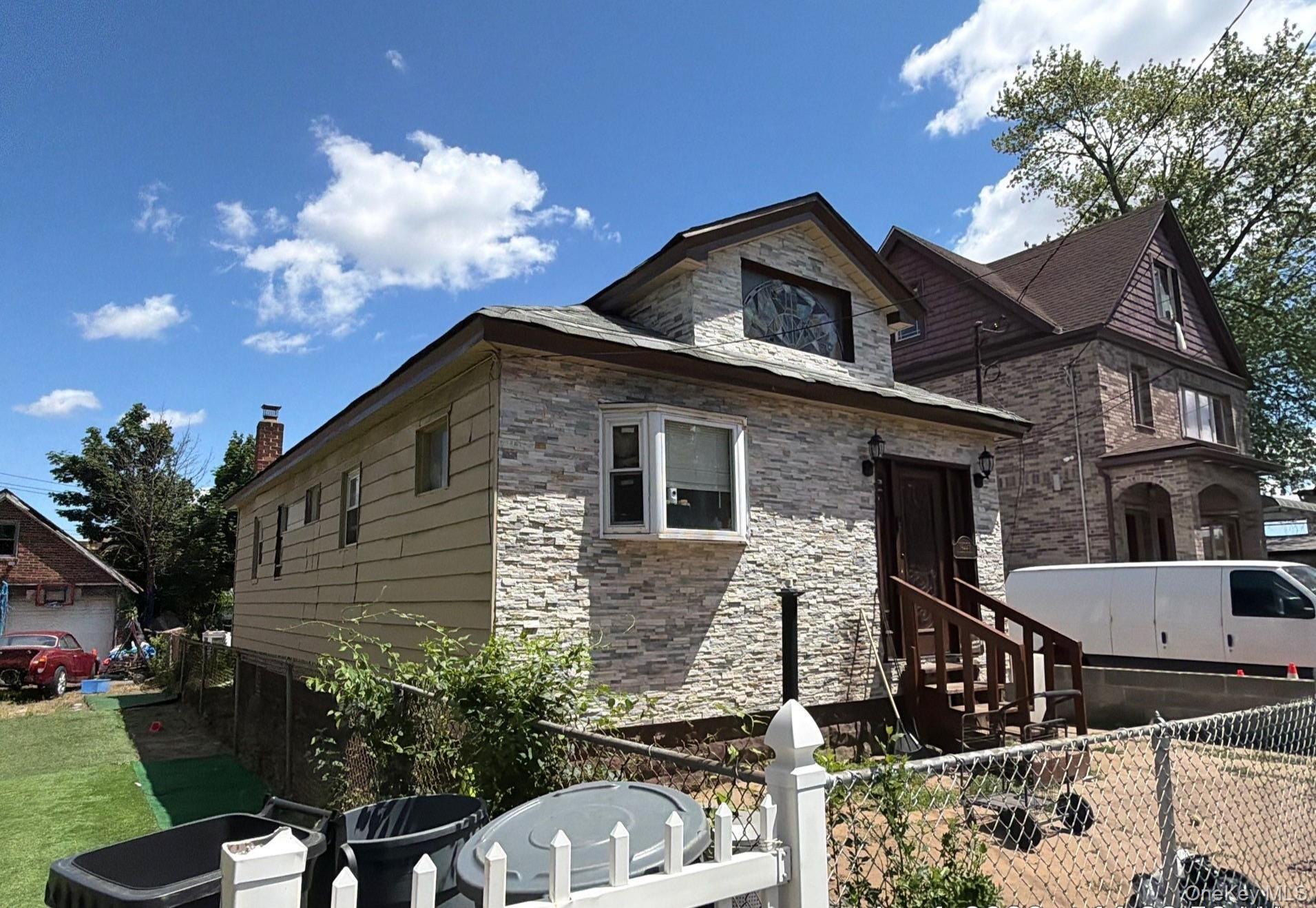 142-25 Bascom Avenue