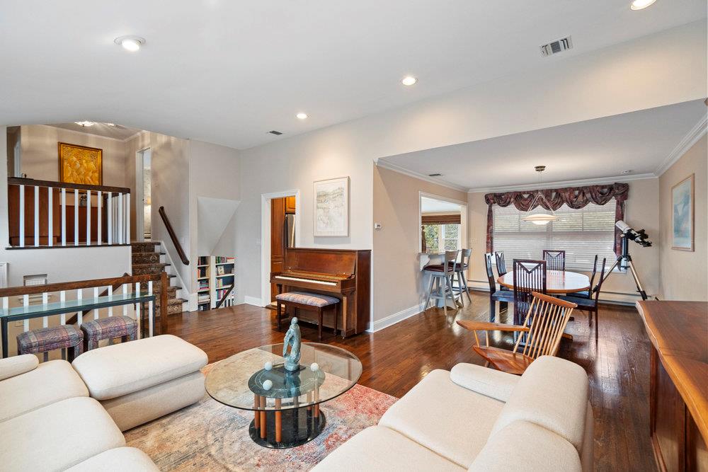 30 Flower Lane, Jericho, New York image 4