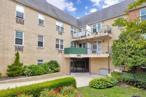 Photo of 596 Broadway #14B, Lynbrook, NY 11563 (MLS # 931511)
