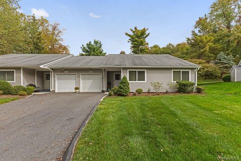 Photo of 141 Flintlock Way #B, Yorktown Heights, NY 10598 (MLS # 918640)