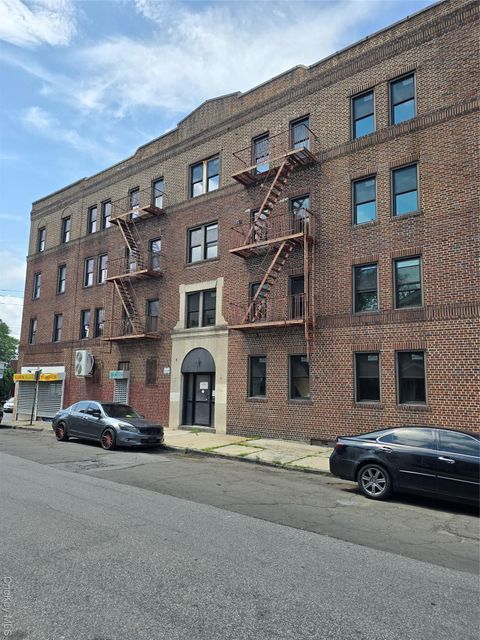 145 W Sidney Avenue Fleetwood NY 10550