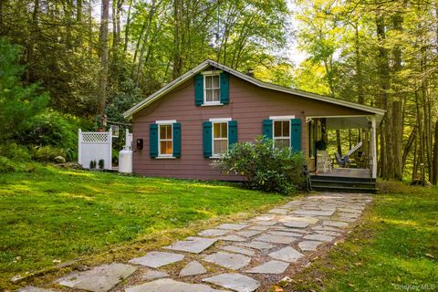 Homes For Sale - 2 Shingle Kill Court<br/> Sparrowbush, NY 12780