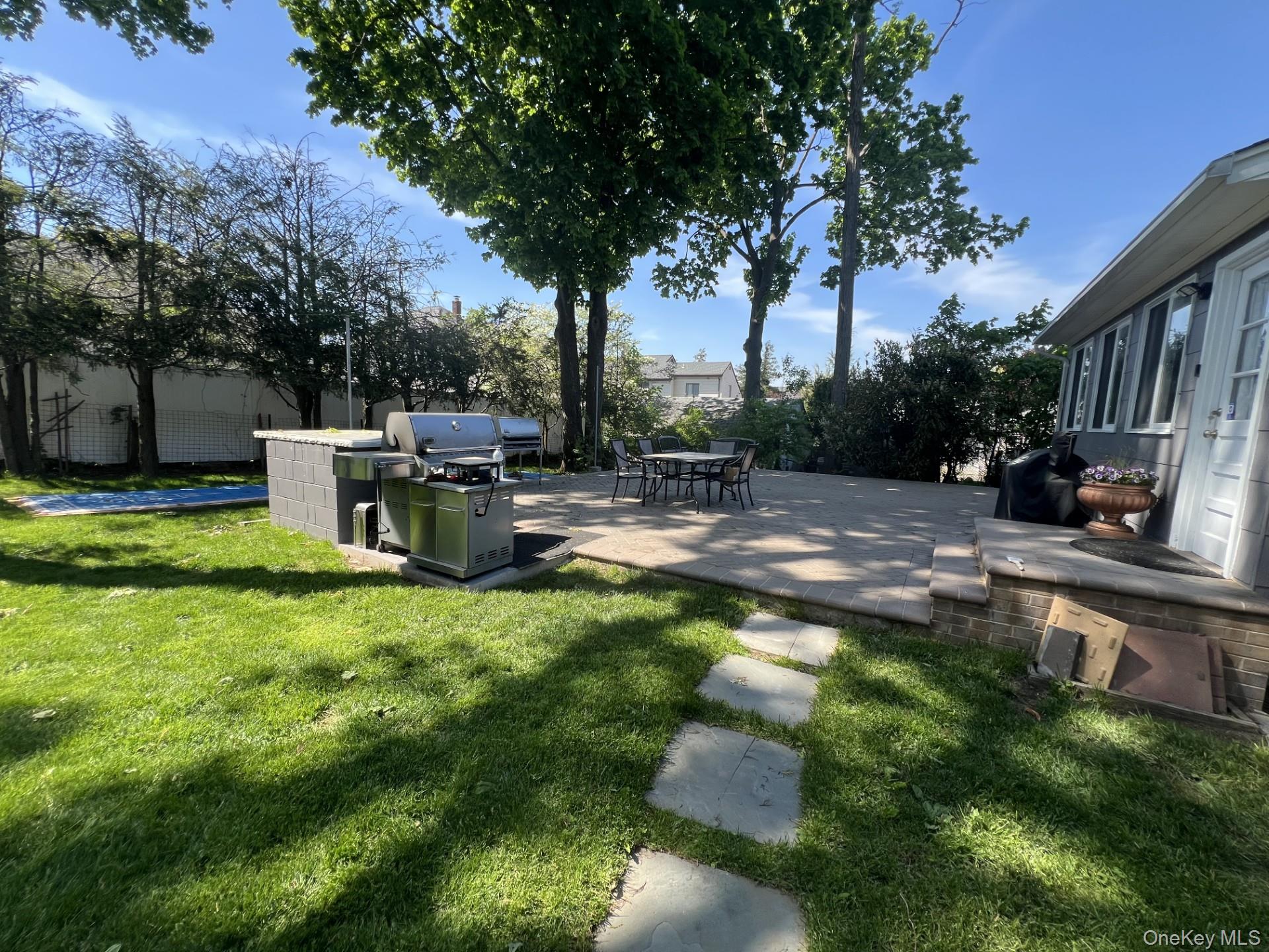 3 Camsanette Court