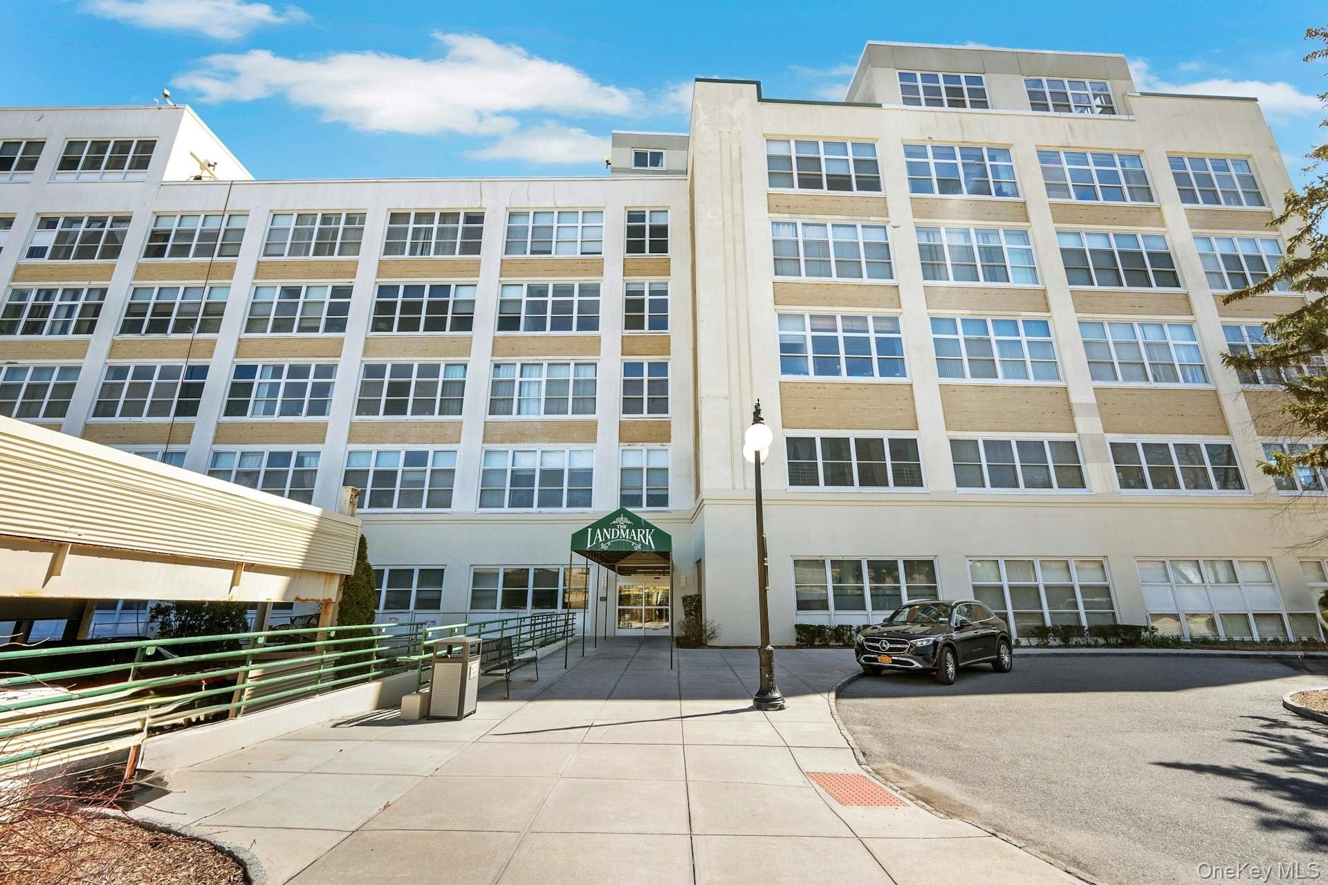 1 Landmark Square 621