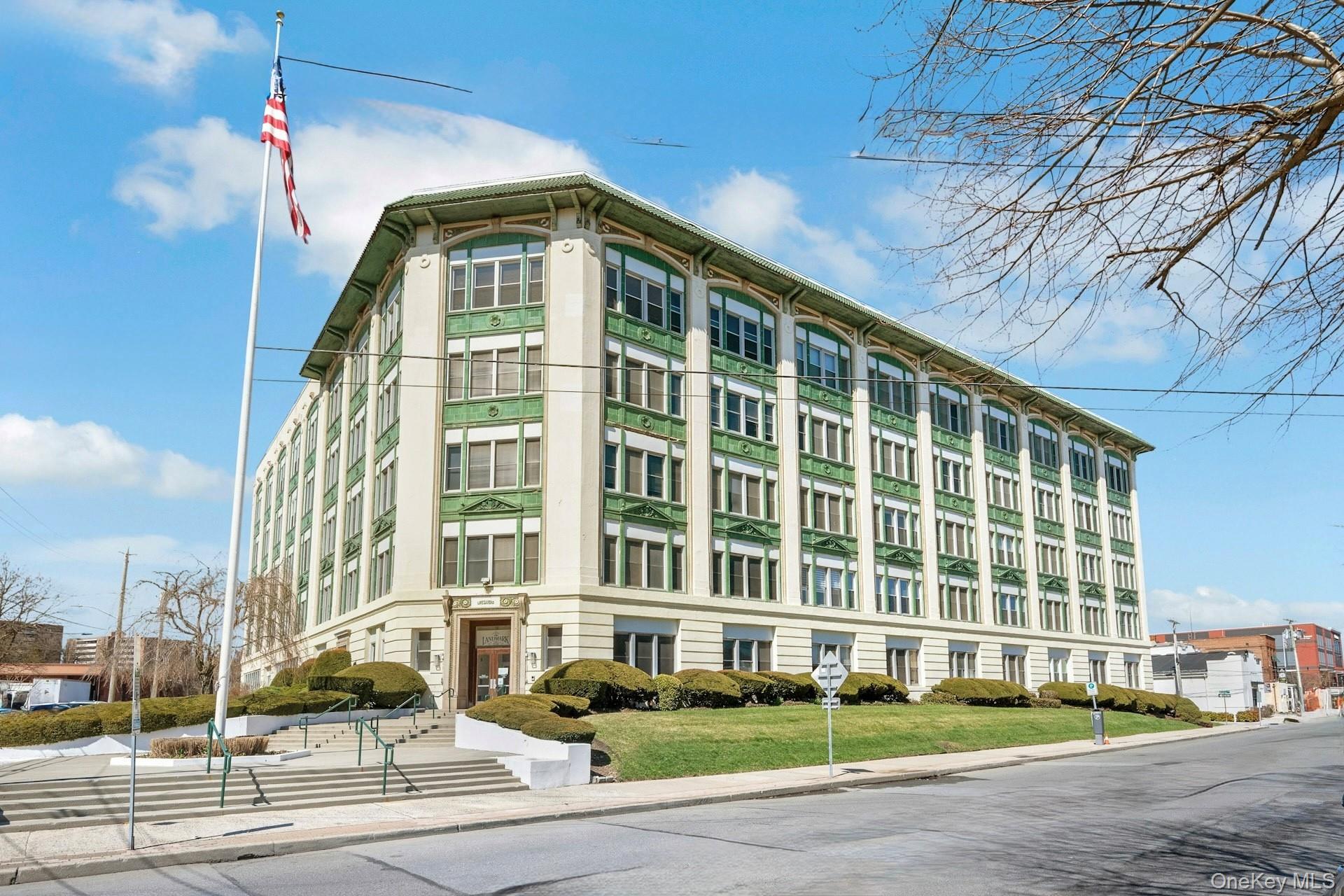 1 Landmark Square 621