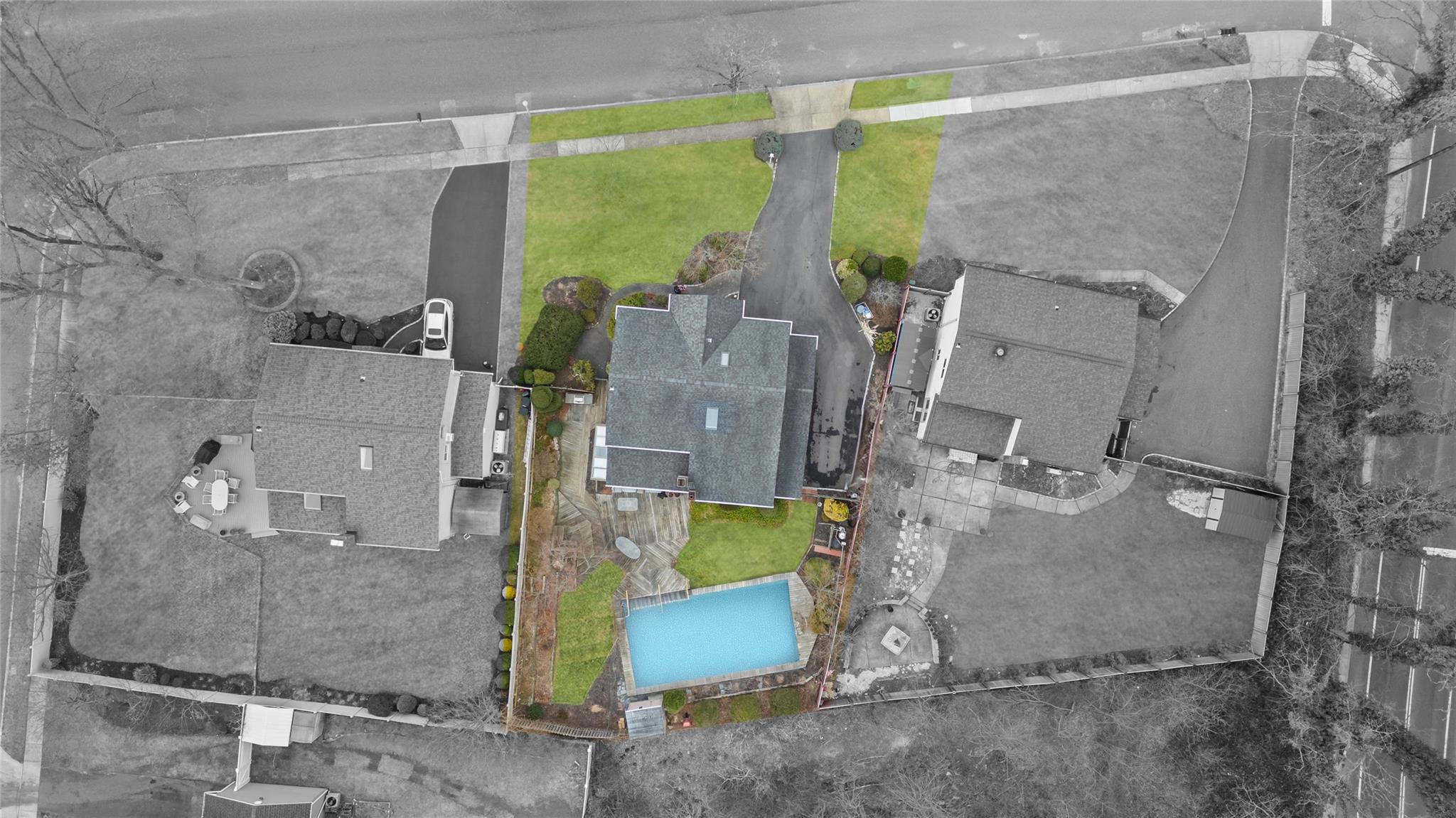 93 Cardinal Lane, Hauppauge, New York image 3