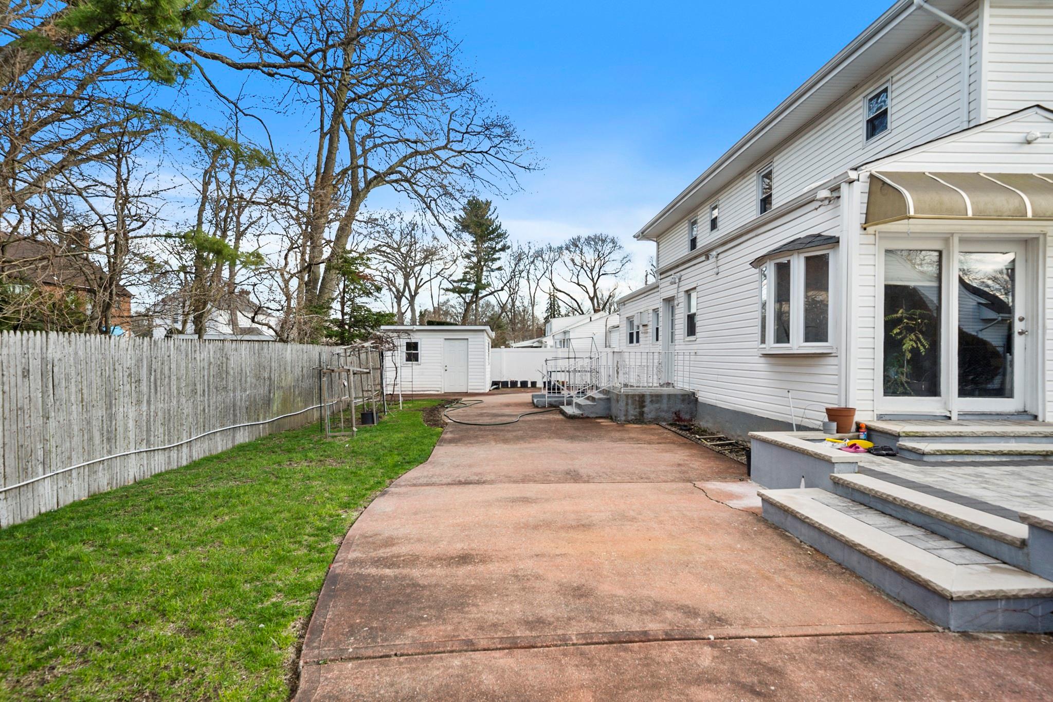 174 Delaware Avenue, Freeport, New York image 23