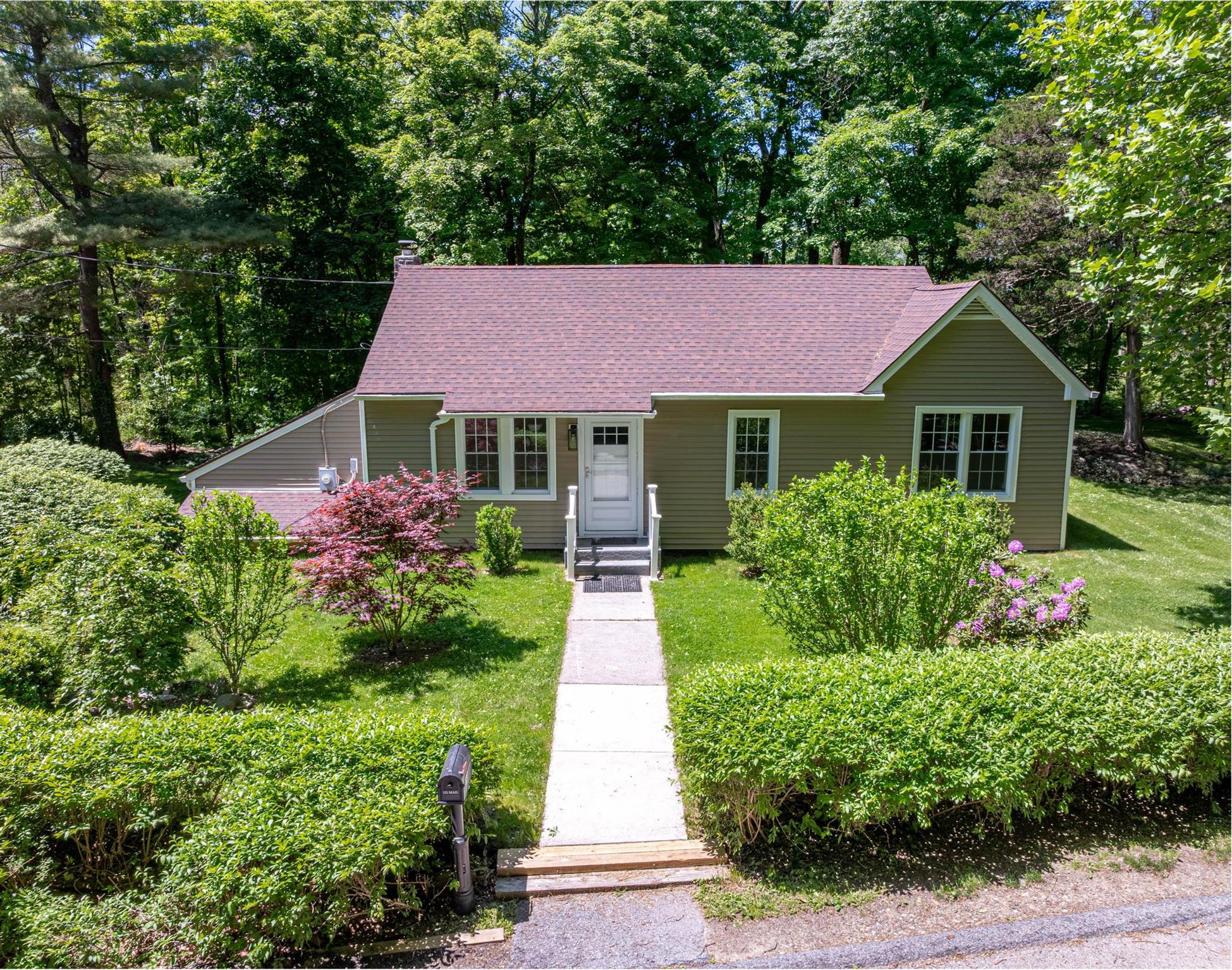 6 Knolls Road, Poughkeepsie, New York image 1