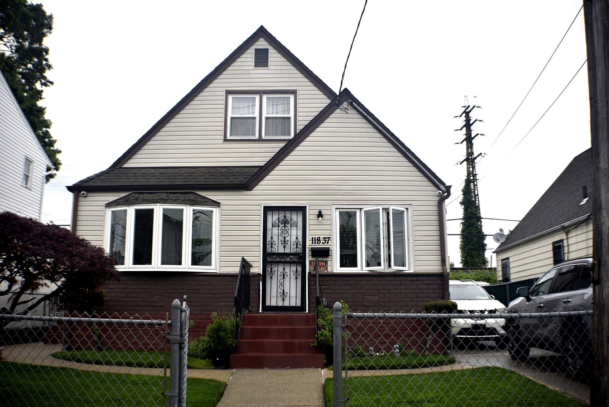 180th Street, Jamaica, Queens, NY - 4 Bedrooms  
2 Bathrooms  
7 Rooms - 